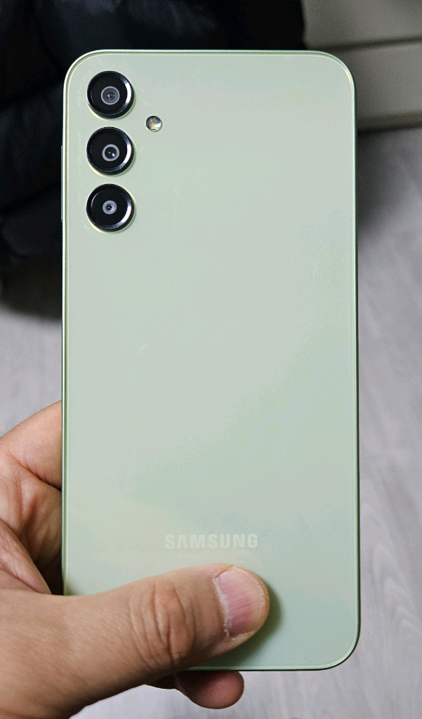 갤럭시 A24 그린 128GB A급 싸게 팝니다. 이미지