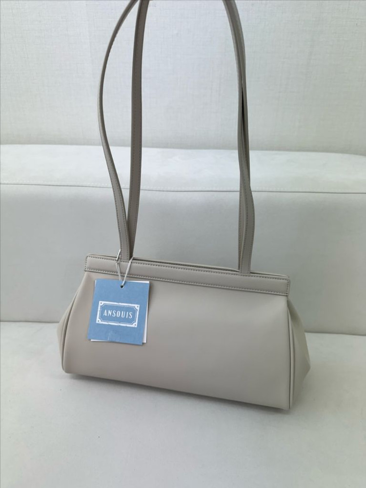 택달린새상품)앙수이 두쎄르백 (소가죽) 정가 258,000원 이미지