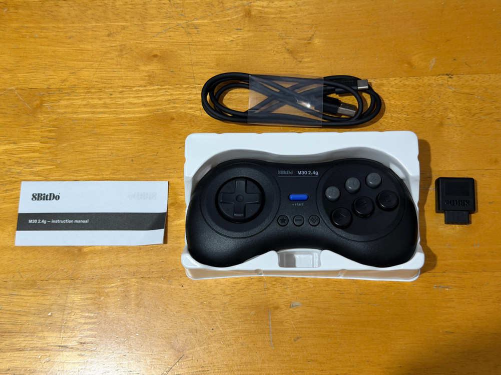 8BITDO 메가드라이브 무선 게임패드 박셋(리시버 포함) 이미지