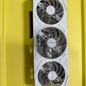갤럭시 rtx 4070super 그래픽카드 화이트 이미지