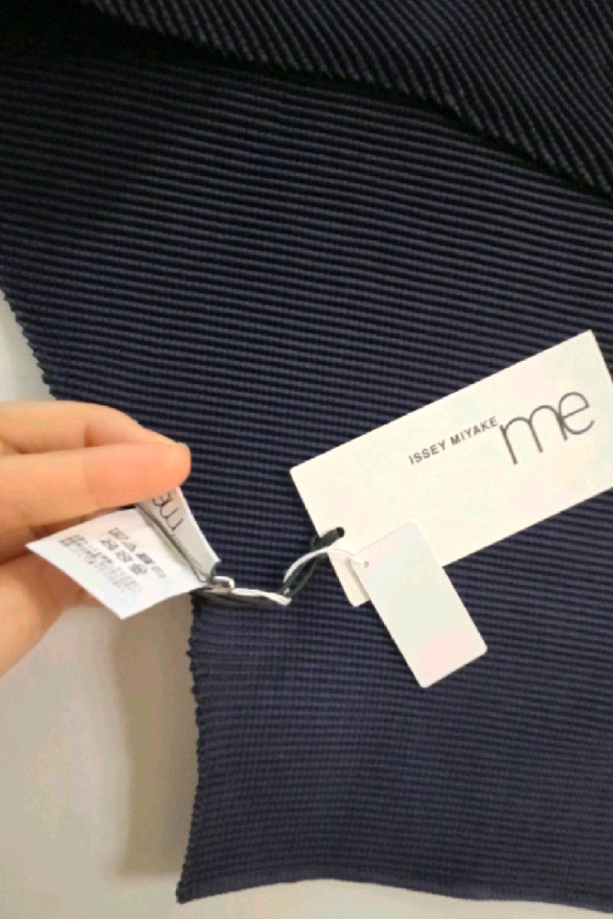 미이세이미야케 플리츠플리즈 돌먼 스퀘어 스트레치 반목 탑 네이비 새상품 이미지