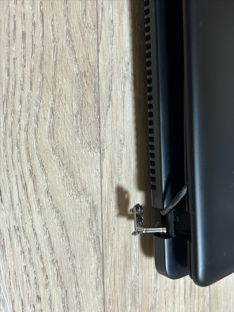 삼성전자 I7-7700hq및 gtx1060 게이밍 노트북 경첩 불량 노트북 팝니다 이미지