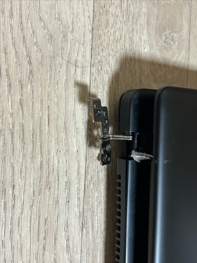 삼성전자 I7-7700hq및 gtx1060 게이밍 노트북 경첩 불량 노트북 팝니다 이미지