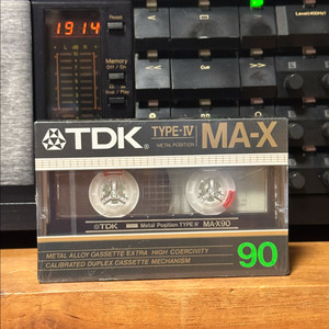 TDK MA-X 90카세트테이프 입니다. 이미지