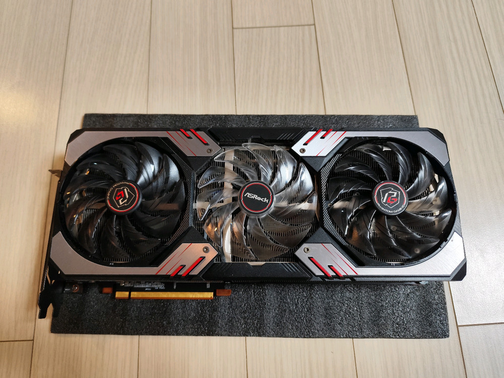 라데온 RX 6800 XT 그래픽카드 이미지
