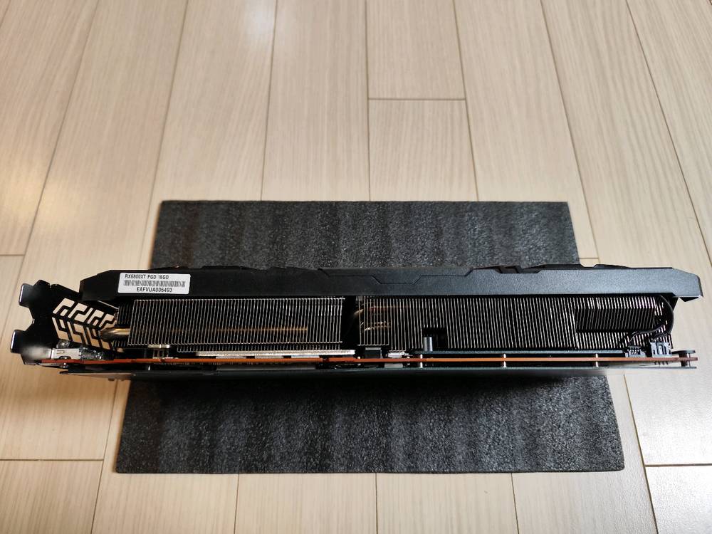 라데온 RX 6800 XT 그래픽카드 이미지
