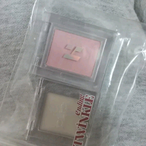 홀리카 아이섀도우 베이비타로 & 클리오 머드 글리터 트윙클엔딩 이미지