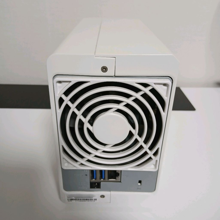 시놀로지 DS216j 나스 이미지