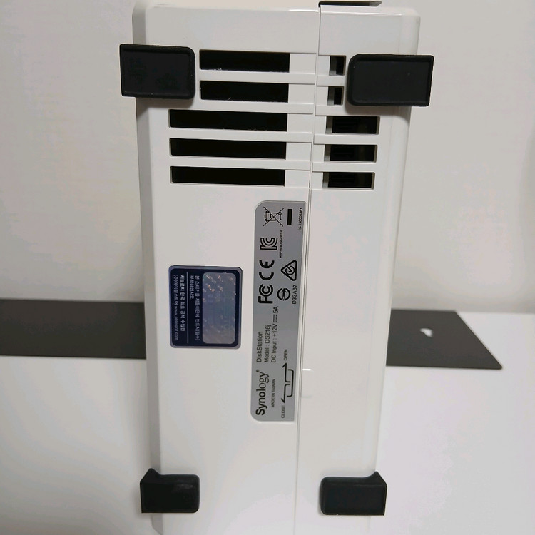 시놀로지 DS216j 나스 이미지
