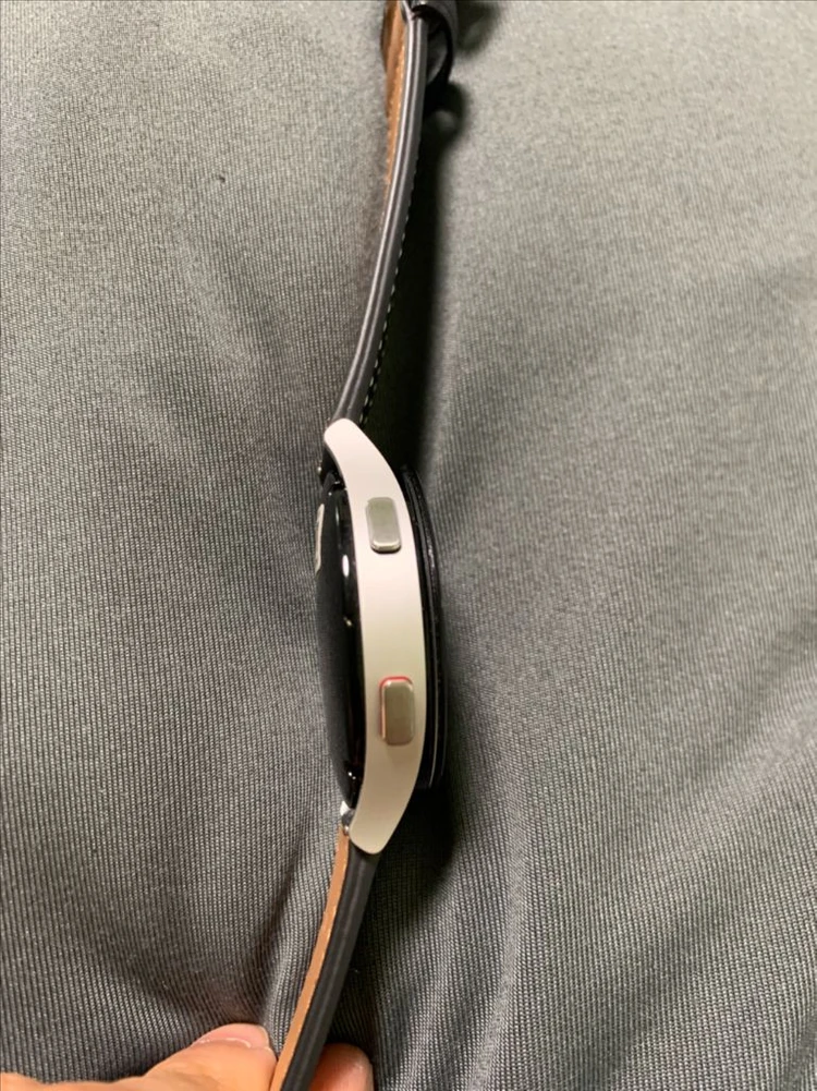 갤럭시워치4 LTE 44mm 실버 + 충전기 이미지