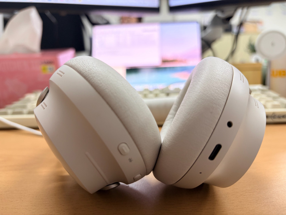 Bose QC Ultra 화이트 스모크 이미지