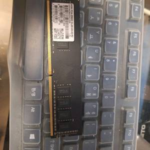 GeIL DDR4 8GB PC4-25600 데스크탑 램 이미지