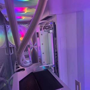 983d rtx5080 화이트 고성능 데스크탑 이미지
