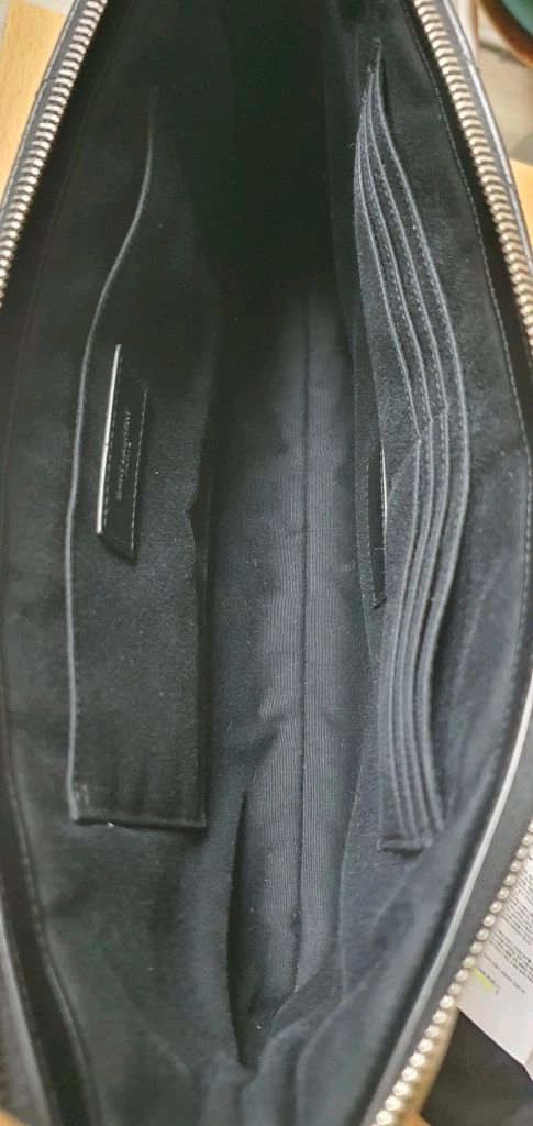 입생로랑 생로랑 클러치백 라지 정품S급(감정서O)구찌프라다루이비통디올고야드샤넬셀린느보테가버버리발렌시아가파우치가방 이미지