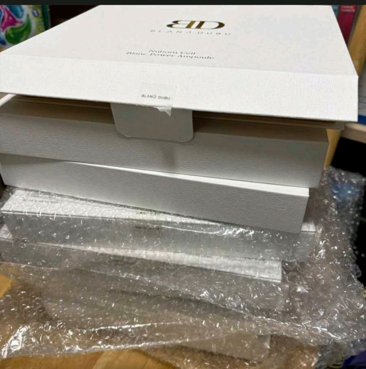 블랑두부 동키크림 콜라겐크림 18000원 / 누본셀 블랑파워앰플 32000 / 달걀팩 오아시스패드 쿠션 이미지