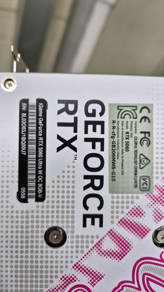 COLORFUL RTX 5060 Ultra W OC 8GB 이미지