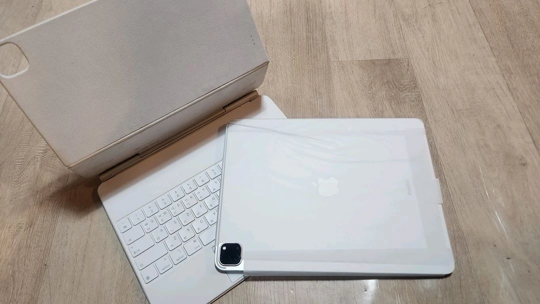 아이패드프로 12.9 6세대+스마트키보드 완전새상품(리퍼) M2 Apple 이미지