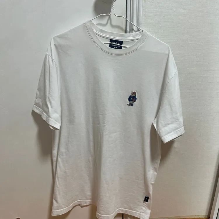 예일 엠브로이더리 유니버시티 댄 반팔 티셔츠 화이트 이미지