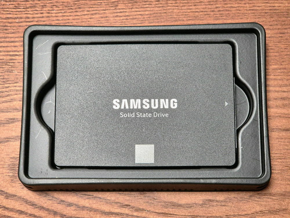 Samsung SSD 860 EVO 4TB (SATA) 이미지
