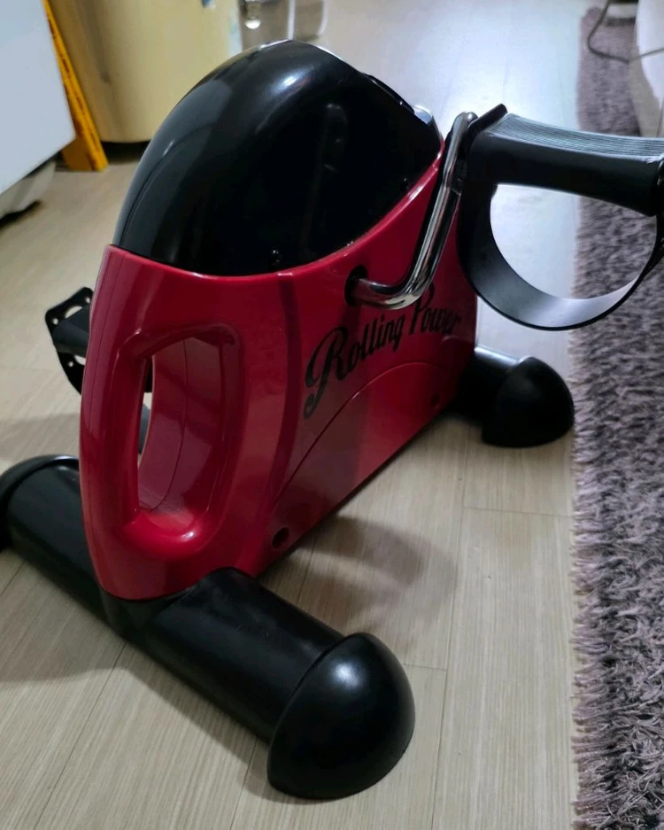 롤링파워 실내 사이클 적색입니다.정상 작동합니다.31,910원에 경기도 광주시 곤지암읍 묵방리 직거래 원합니다. 이미지