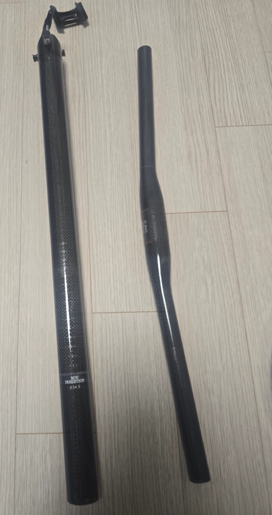 카본 싯포스트 이미지