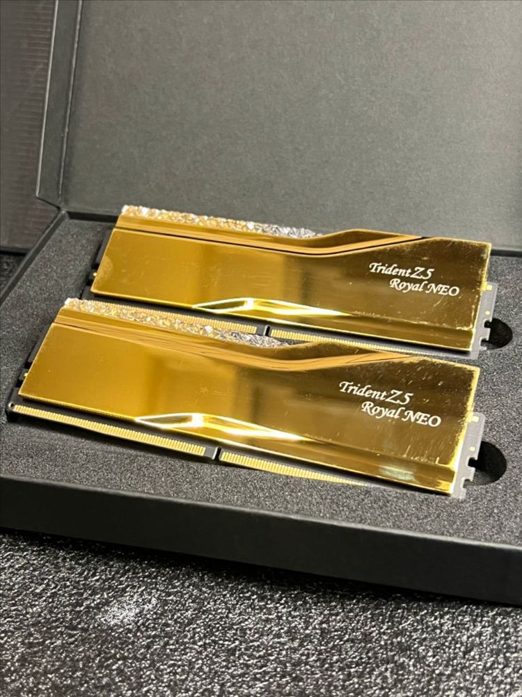지스킬 로얄골드 DDR5 6400 CL30 32GB 셋 TRIDENT Z5 ROYAL NEO 골드 이미지