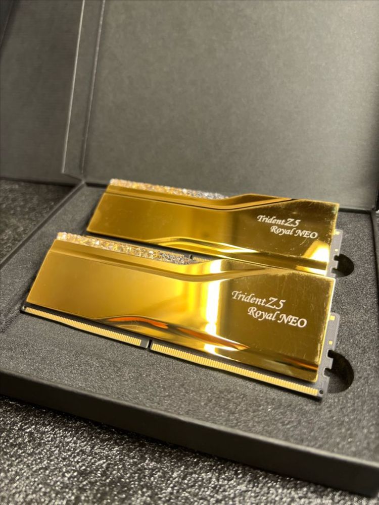 지스킬 로얄골드 DDR5 6400 CL30 32GB 셋 TRIDENT Z5 ROYAL NEO 골드 이미지