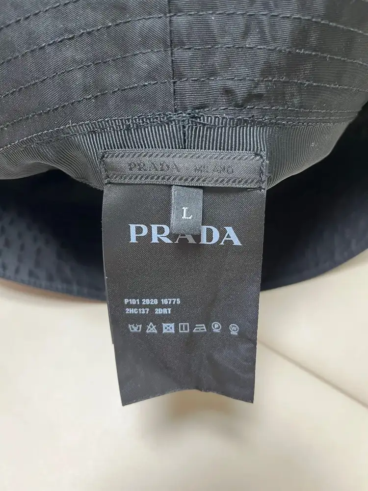 프라다 PRADA 블랙 리나일론 버킷햇 L사이즈 새제품 이미지