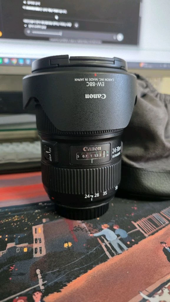 신계륵 | 캐논 EF 24-70mm F2.8L II USM 렌즈 이미지