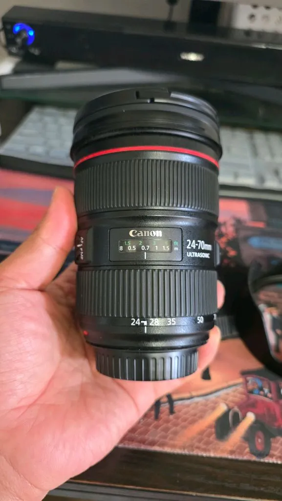 신계륵 | 캐논 EF 24-70mm F2.8L II USM 렌즈 이미지