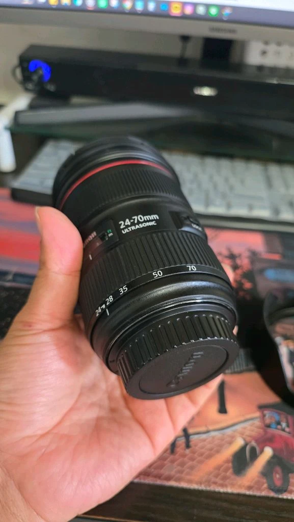 신계륵 | 캐논 EF 24-70mm F2.8L II USM 렌즈 이미지