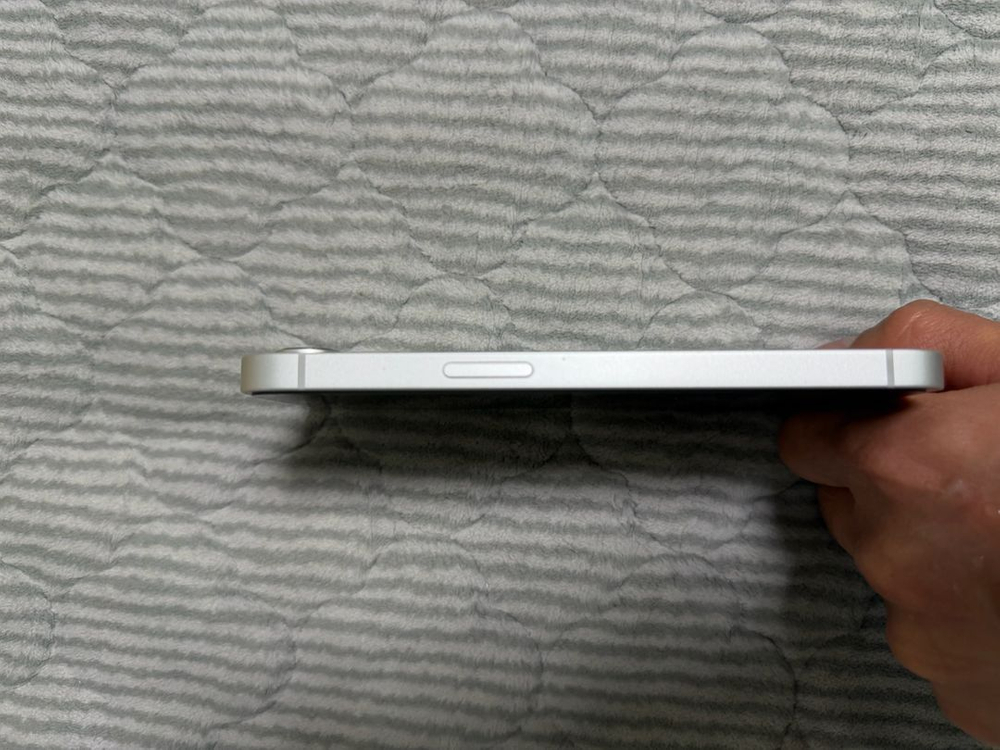 아이폰 16e 화이트 256GB 풀박스 이미지