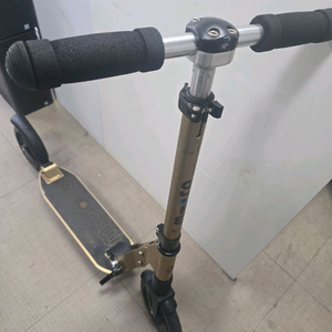 마이크로킥보드 스쿠터 두발 이미지