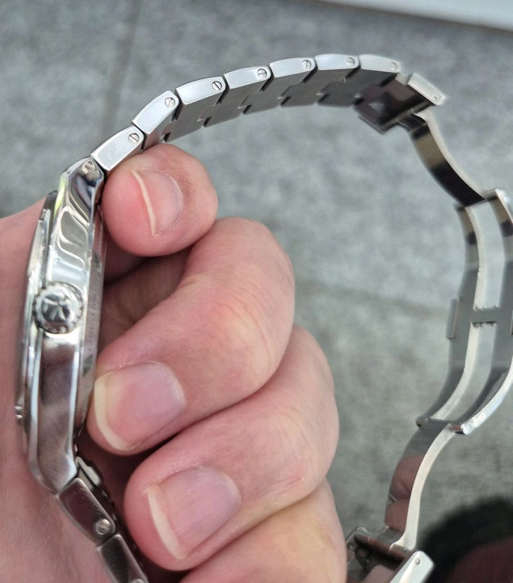 판/교) 바쉐론 콘스탄틴 오버시즈 4600v 34.5mm 이미지