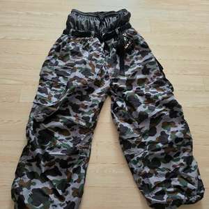 2526 스페셜게스트 브이투 모드 슈퍼와이드 카고 보드복 팬츠 Gray Camo 판매합니다. 이미지