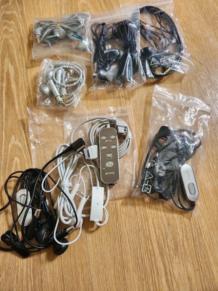 구형 충전기 어댑터,젠더,이어폰 이미지