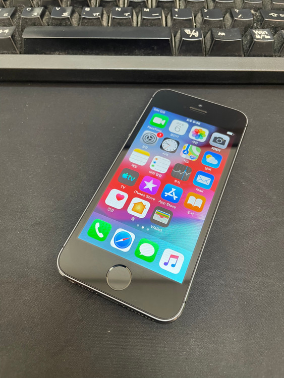 아이폰5S 그레이 16GB 해외판 배터리91% 상태좋은 중고10만5천팜 이미지