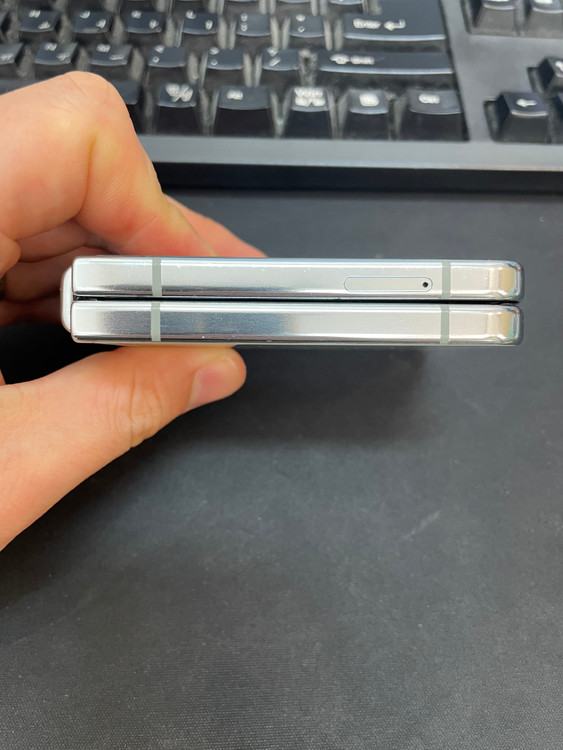 갤럭시Z플립5 민트 256GB 무잔상 상태좋은 중고38만3천팝니다 이미지