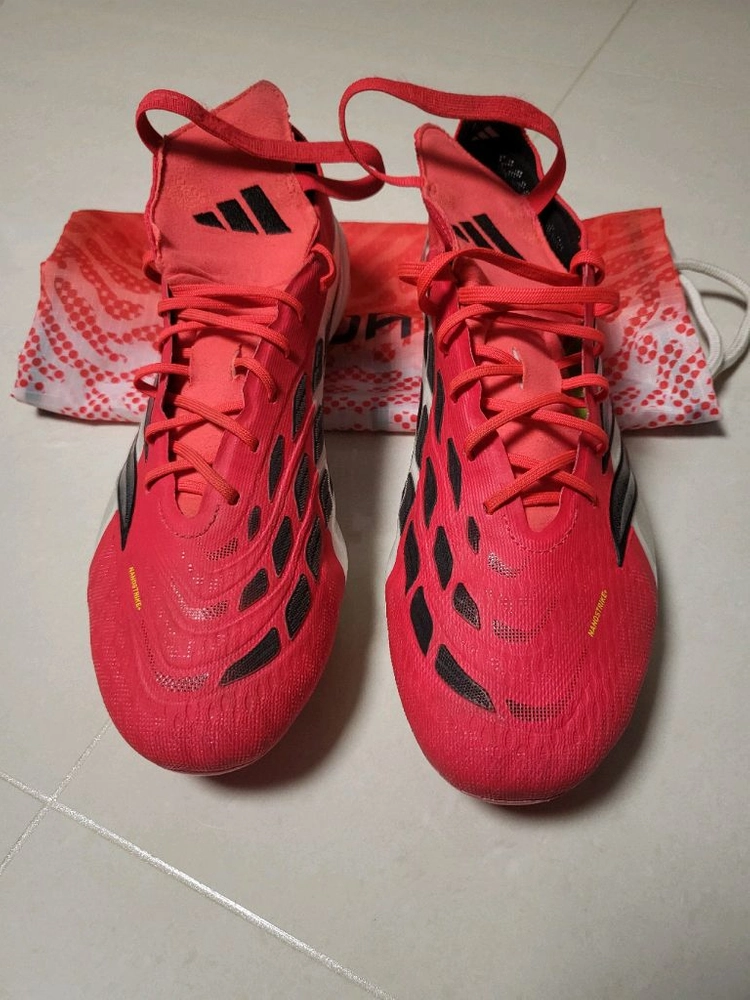 프레데터 26 엘리트 FT AG 270 축구화 인조잔디 이미지