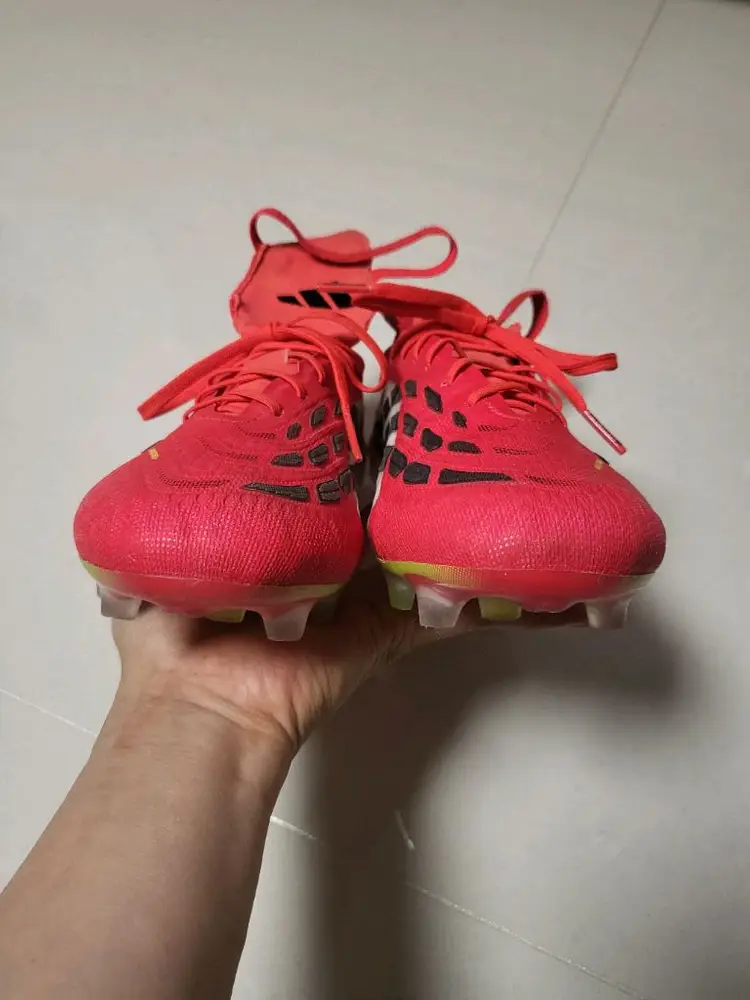 프레데터 26 엘리트 FT AG 270 축구화 인조잔디 이미지