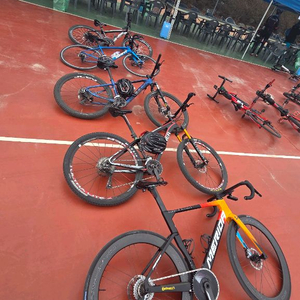 풀카본 mtb 자전거 이미지