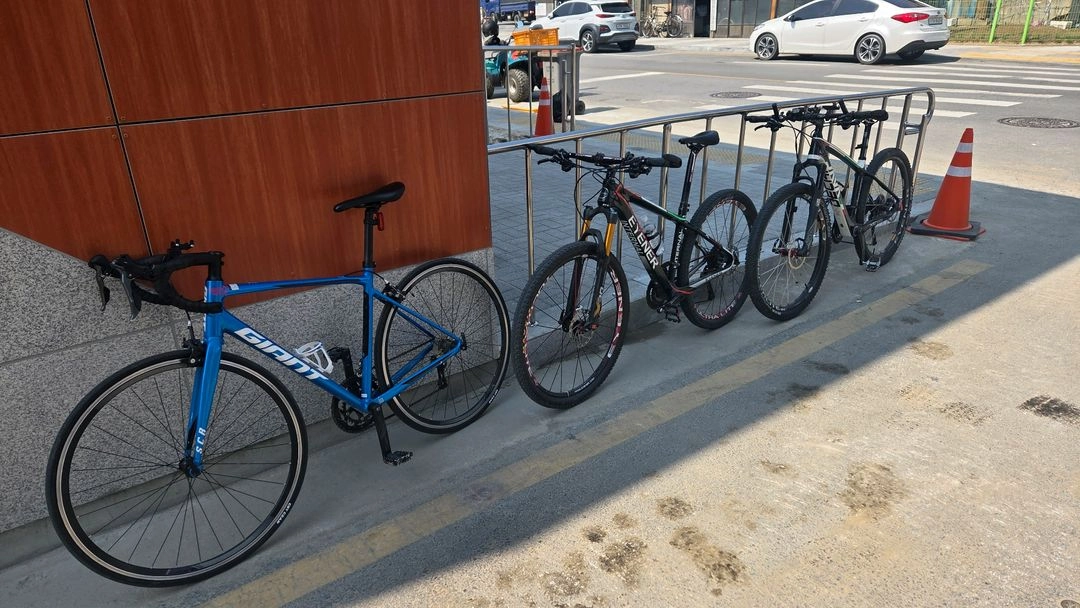 풀카본 mtb 자전거 이미지