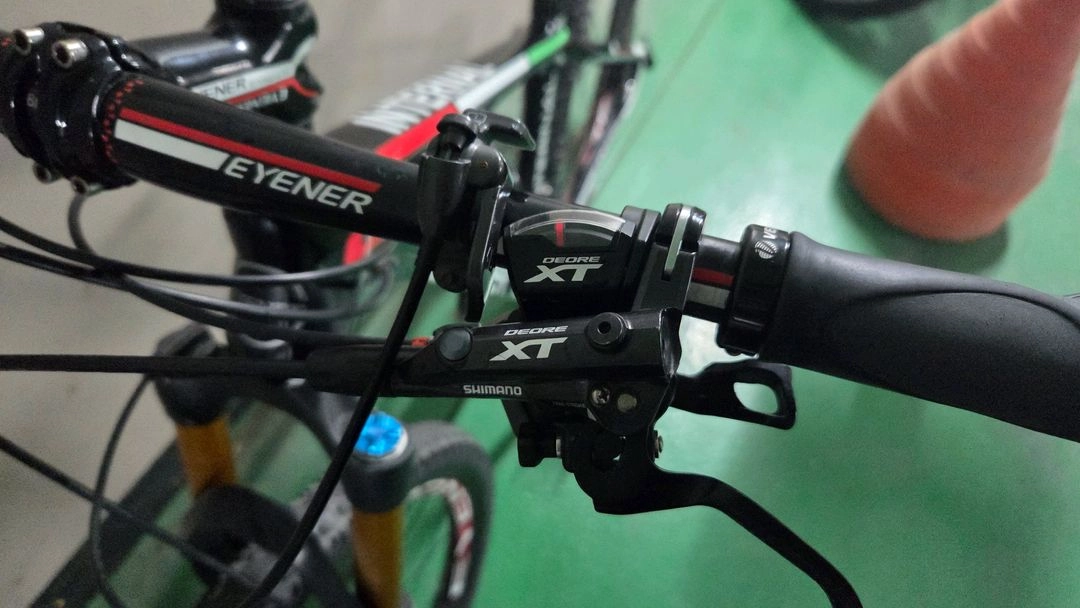 풀카본 mtb 자전거 이미지