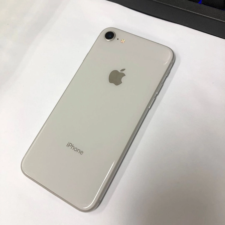 아이폰8 64GB 실버 A급 중고폰 배터리100% 인스타 사진폰 213444 이미지