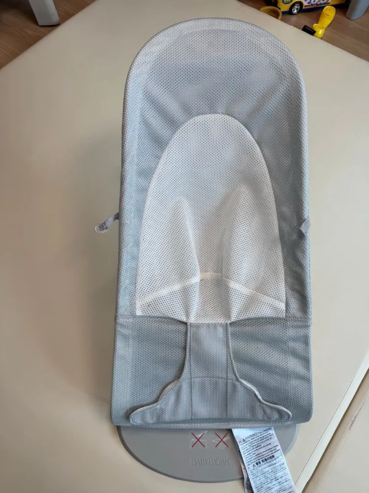 베이비뵨 바운서 메쉬 그레이 이미지