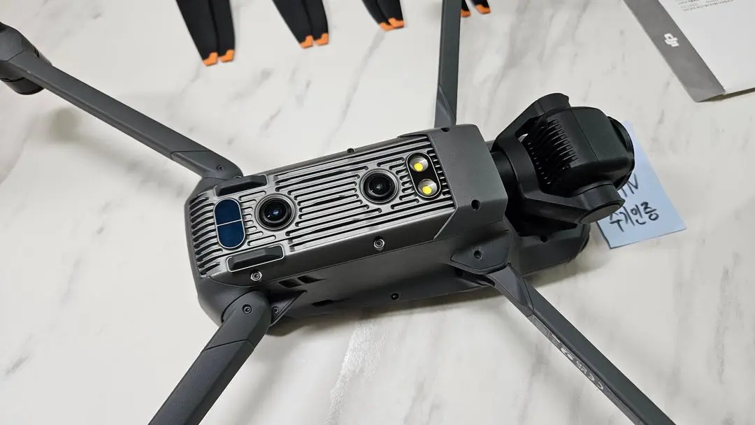 Dji 매빅3 단품셋 & 케이스 & 태블릿거치대 판매합니다 이미지