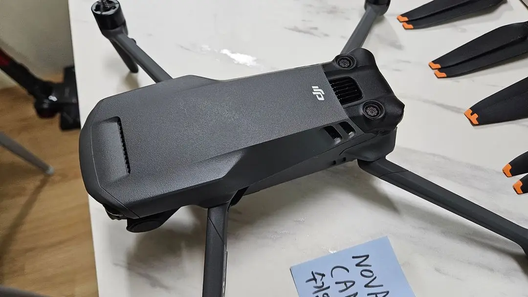 Dji 매빅3 단품셋 & 케이스 & 태블릿거치대 판매합니다 이미지