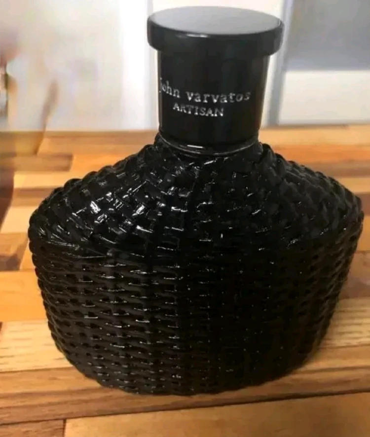 존바바토스 아티산 블랙 오드뚜왈렛 125ml 이미지