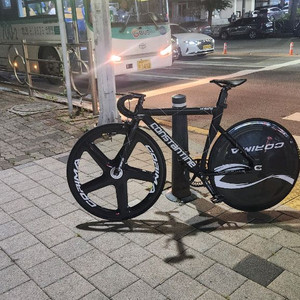 콘스탄틴 어베인 멧블랙 반차 25년식입니다 브레이크있습니다 이미지