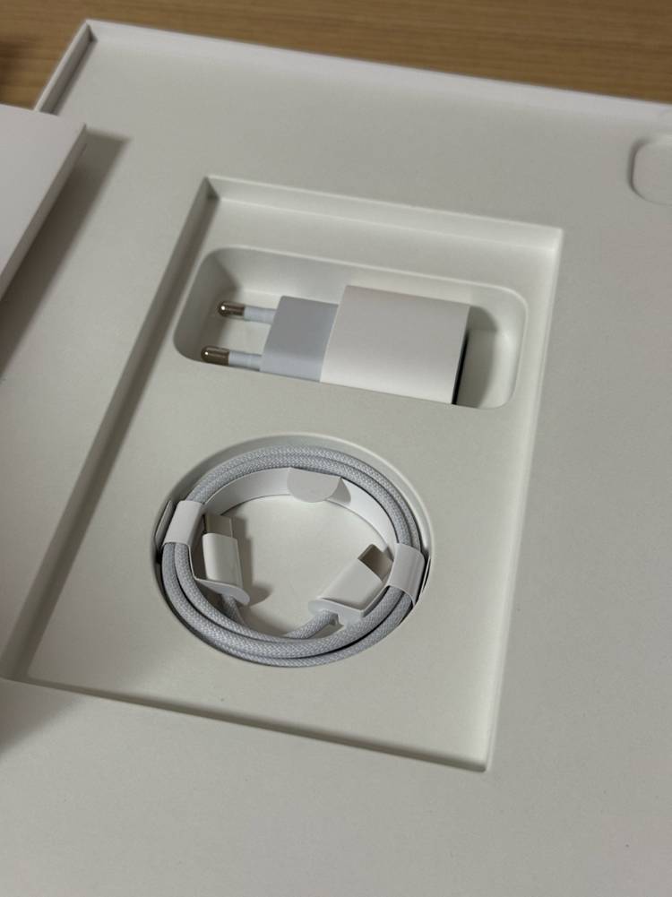 아이패드 프로 m4 13인치 256gb 풀박스 배터리100% 이미지